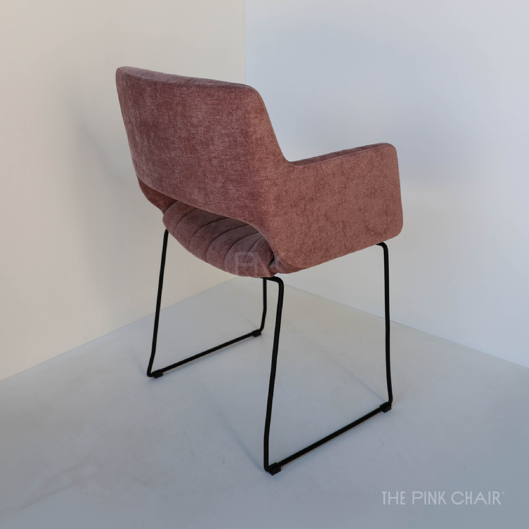sillon-vtm53-tapizado-thor-marsala-trineo-negro_4